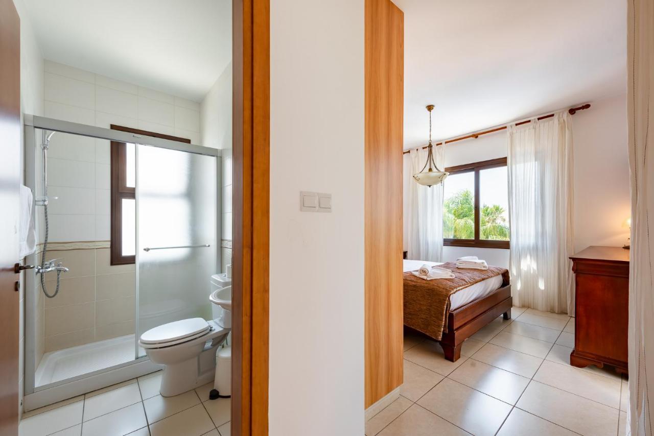 Sea Front Costa Blu By Ezoria Villas Agia Napa Exterior foto